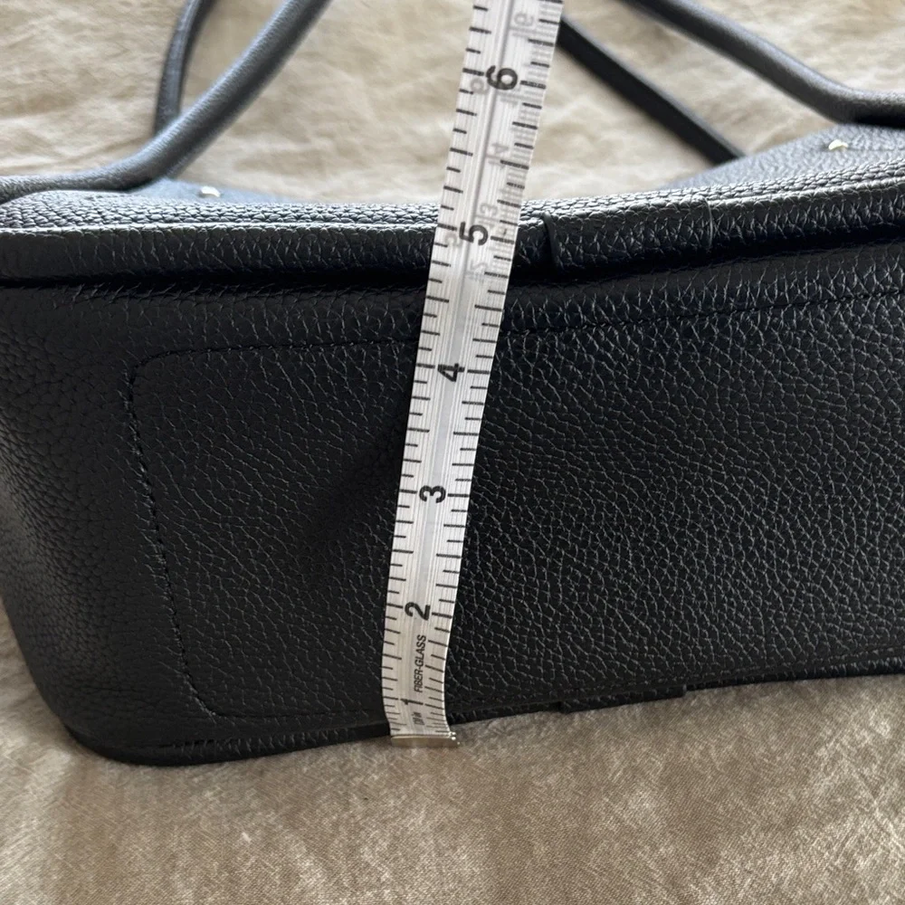 Classic Women's Handbag Set - Picture 14 of 16